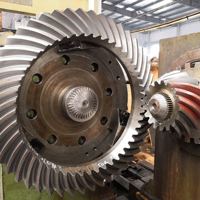 16 engranajes de transmisión del módulo 20CrNi2 MoA Bevel Spiral Gear Grinding