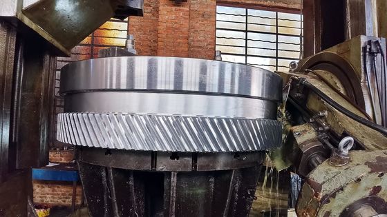 El perfil helicoidal resistente del diente adapta el amortiguamiento de carburación