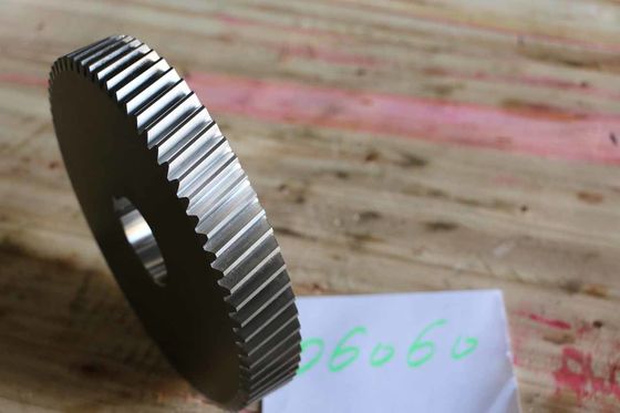 Procesamiento de forja de engranajes helicoidales únicos con anchura de 25 y coeficiente de adición de 1,0